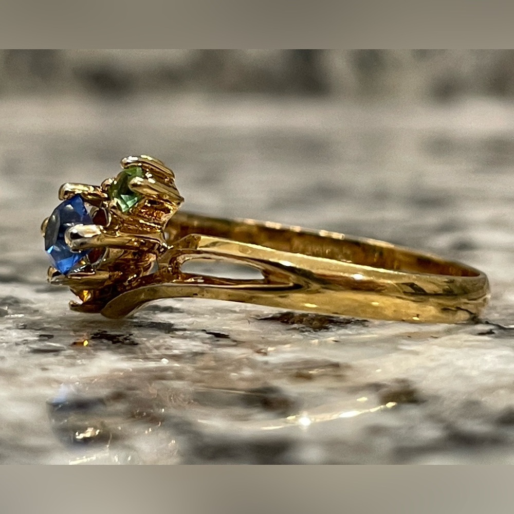 Vintage Style Gold tone 3 Stone Ring Blue Green Yellow Stones Sample Ring Sz 7 - Picture 7 of 12